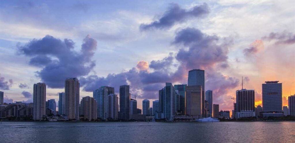 Miami se lanza por los inversores chinos