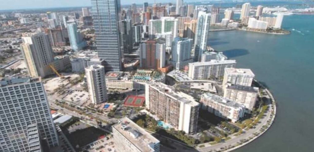 Cómo invertir en propiedades en Miami y no morir en el intento