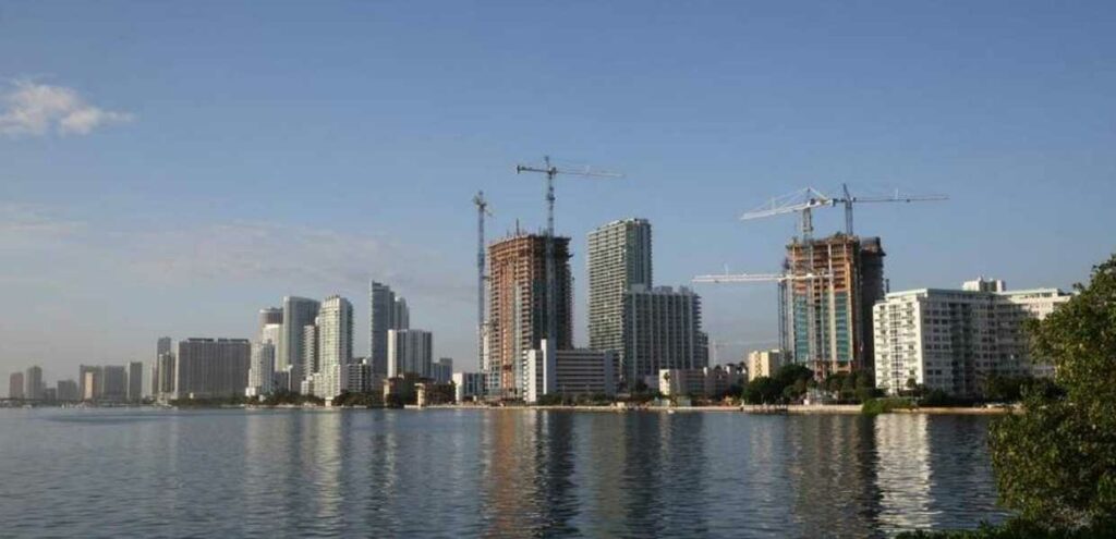 Mercado inmobiliario de Miami-Dade sigue fortaleciéndose