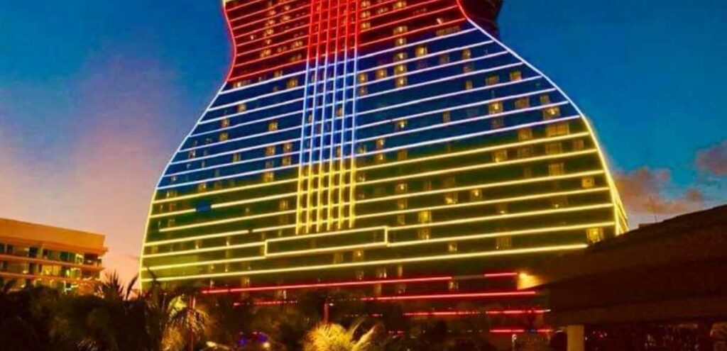 El impresionante Hard Rock, primer hotel del mundo en forma de guitarra eléctrica, abre al público